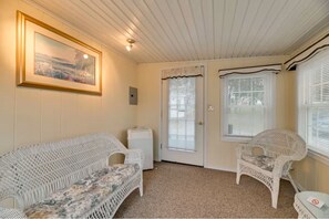 Interior - Unwind in the heart of the FingerLakes (Dundee)
