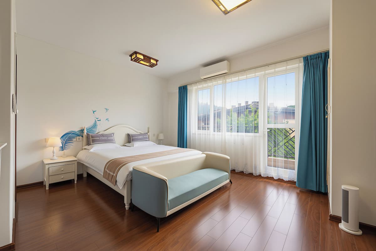 Classic Double Room, Balcony, Hill View