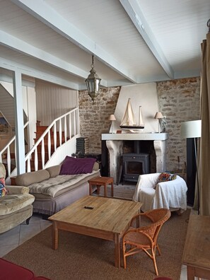 Living area - Vrbo Property (Rivedoux-Plage)