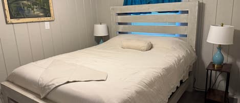 WiFi, bed sheets