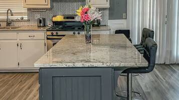 Basic Double Room | Shared kitchen