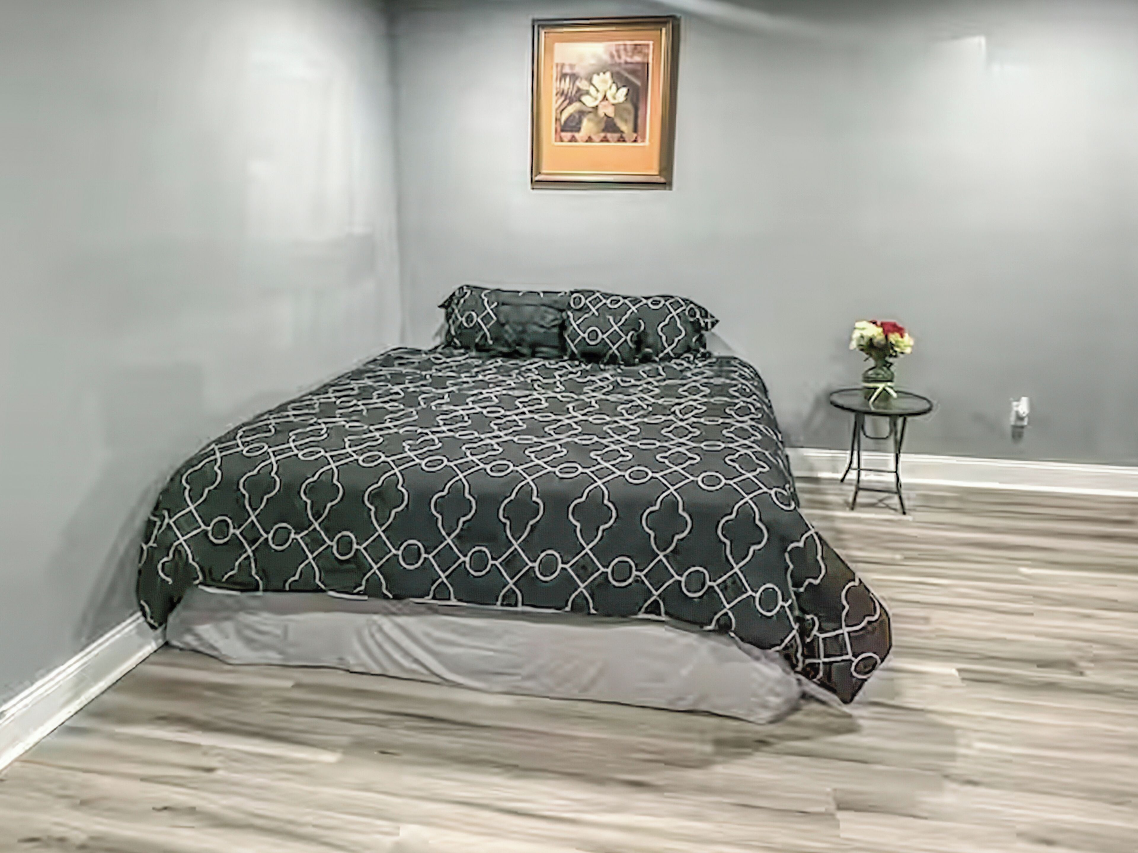 Comfort Room | Iron/ironing board, free WiFi
