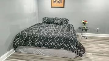 Comfort Room | Iron/ironing board, free WiFi
