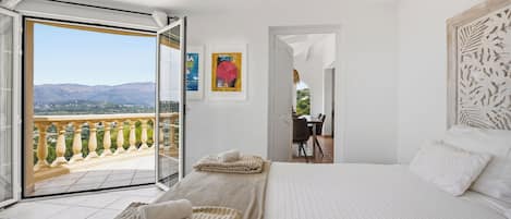 3 chambres, fer et planche à repasser, Wi-Fi gratuit, draps fournis