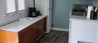 Cozy 2-bedroom cottage # 4 in beautiful Ludington with AC
