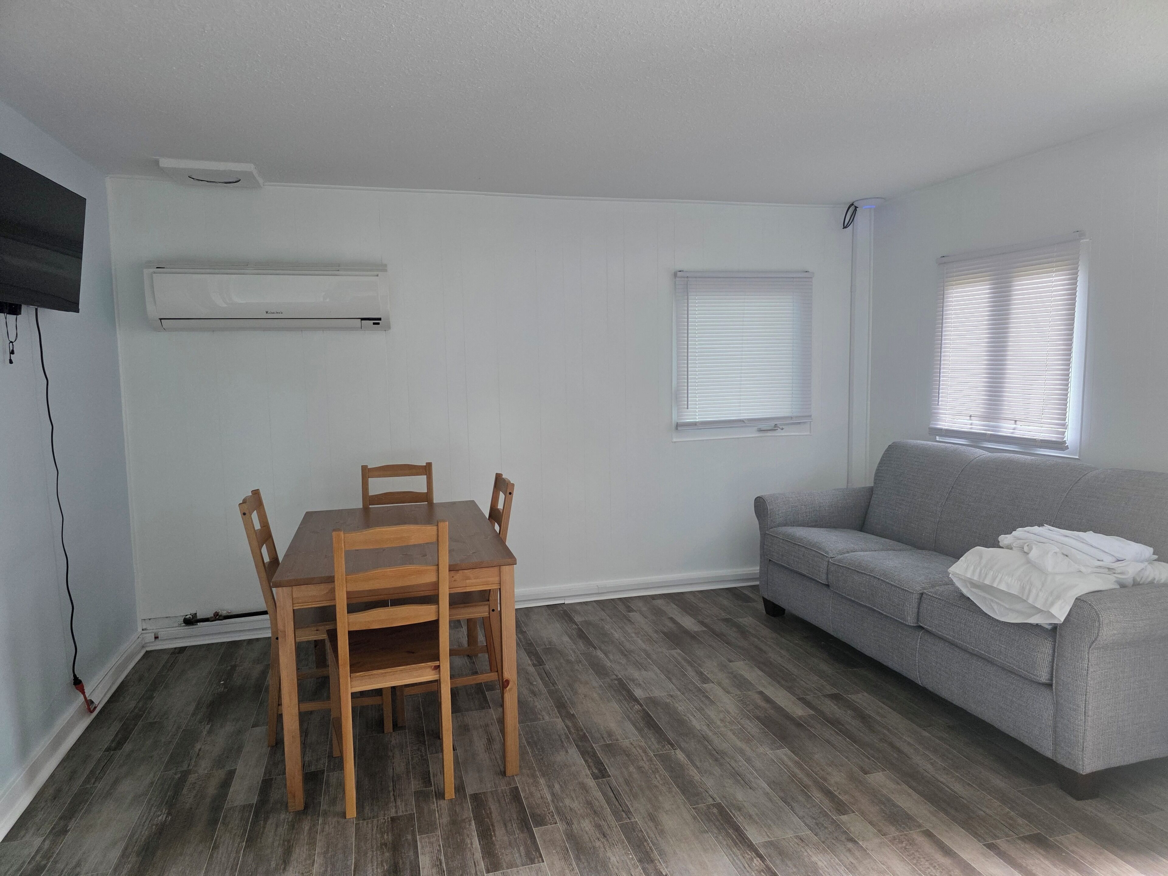 Cozy 2-bedroom Cottage # 4 In Beautiful Ludington With Ac - Ludington, MI