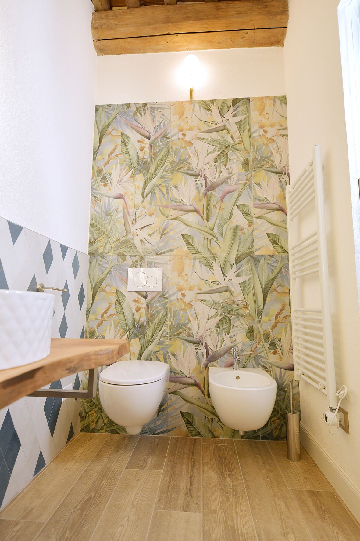 Doppia Deluxe | Bagno | Asciugacapelli, pantofole, asciugamani, sapone