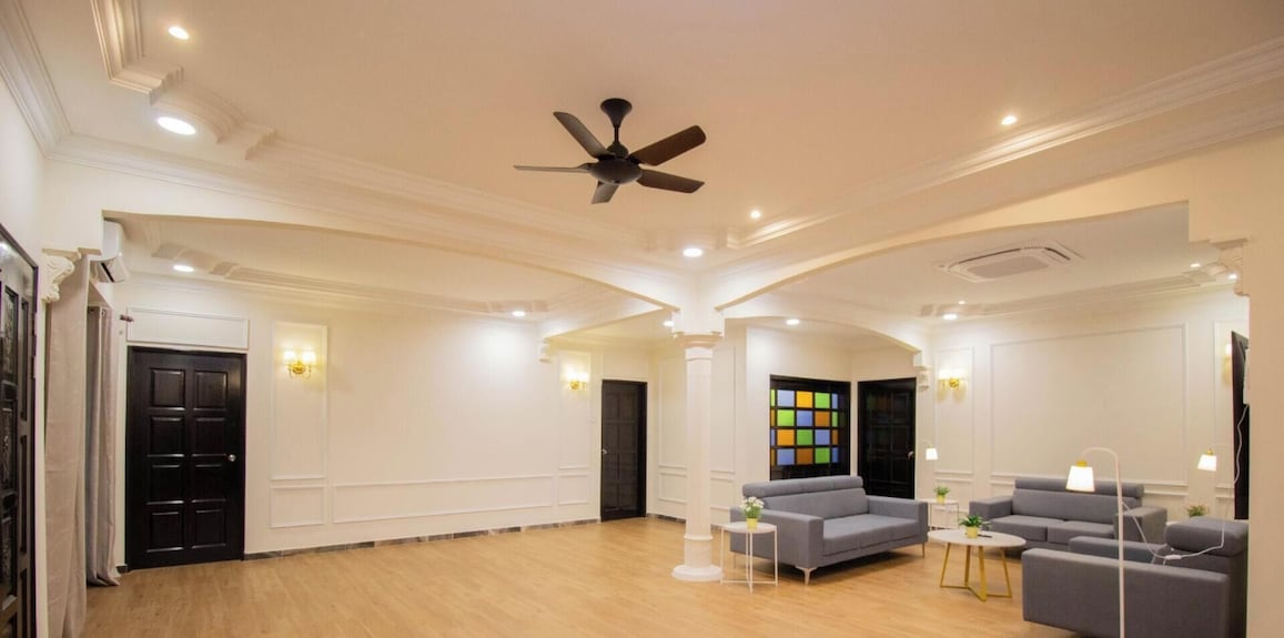 Massive 8-bedroom Petaling Jaya Holiday Home, Sleeps 16+ Near Kuala Lumpur - Subang Jaya