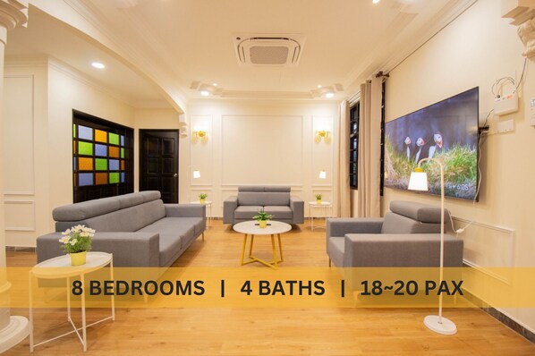 Lobby - Massive 8-Bedroom Petaling Jaya Holiday Home, Sleeps 16+ Near Kuala Lumpur (Petaling Jaya)