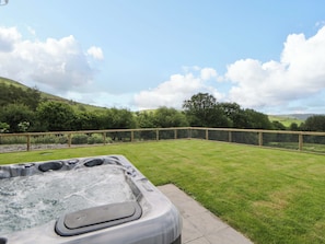 Bathtub spa outdoor