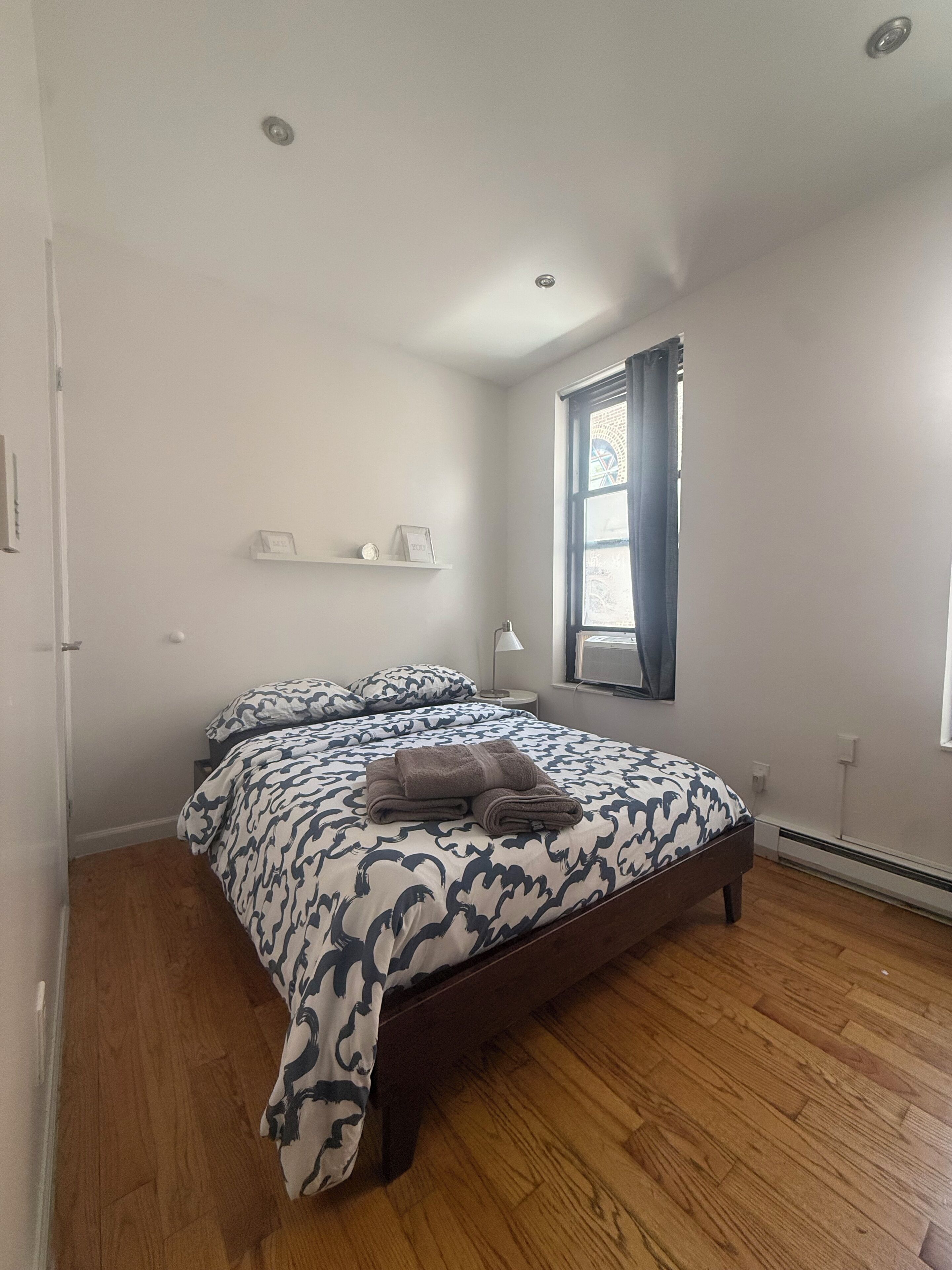 3 bedrooms, iron/ironing board, travel cot, Internet