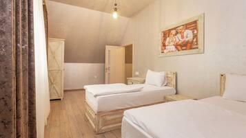 Family Cottage, Balcony, Garden View | Premium bedding, minibar, WiFi (free), bed sheets