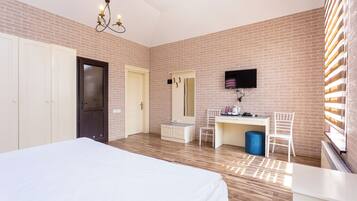 Ropa de cama de alta calidad, minibar, wifi gratis y ropa de cama