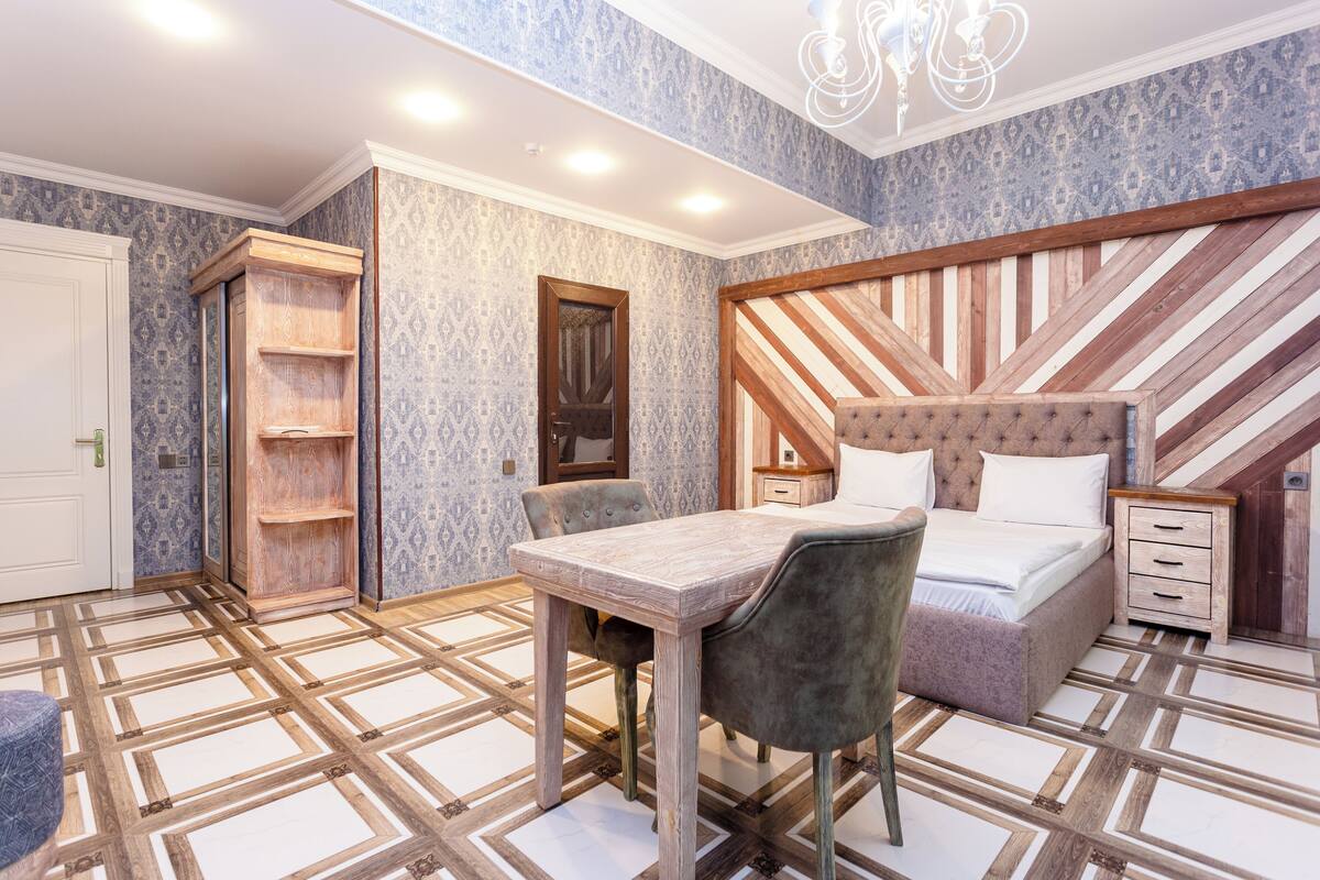 Deluxe Double Room, Balcony, Garden View | Premium bedding, minibar, WiFi (free), bed sheets
