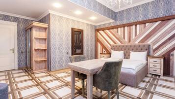 Ropa de cama de alta calidad, minibar, wifi gratis y ropa de cama