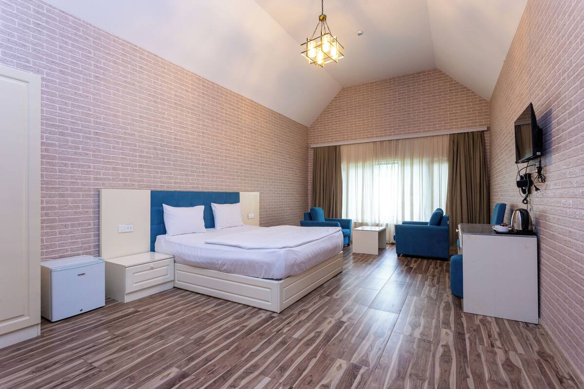 Standard Double Room, Non Smoking, Garden View | Premium bedding, minibar, WiFi (free), bed sheets