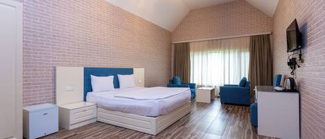 Standard Double Room, Non Smoking, Garden View | Premium bedding, minibar, WiFi (free), bed sheets
