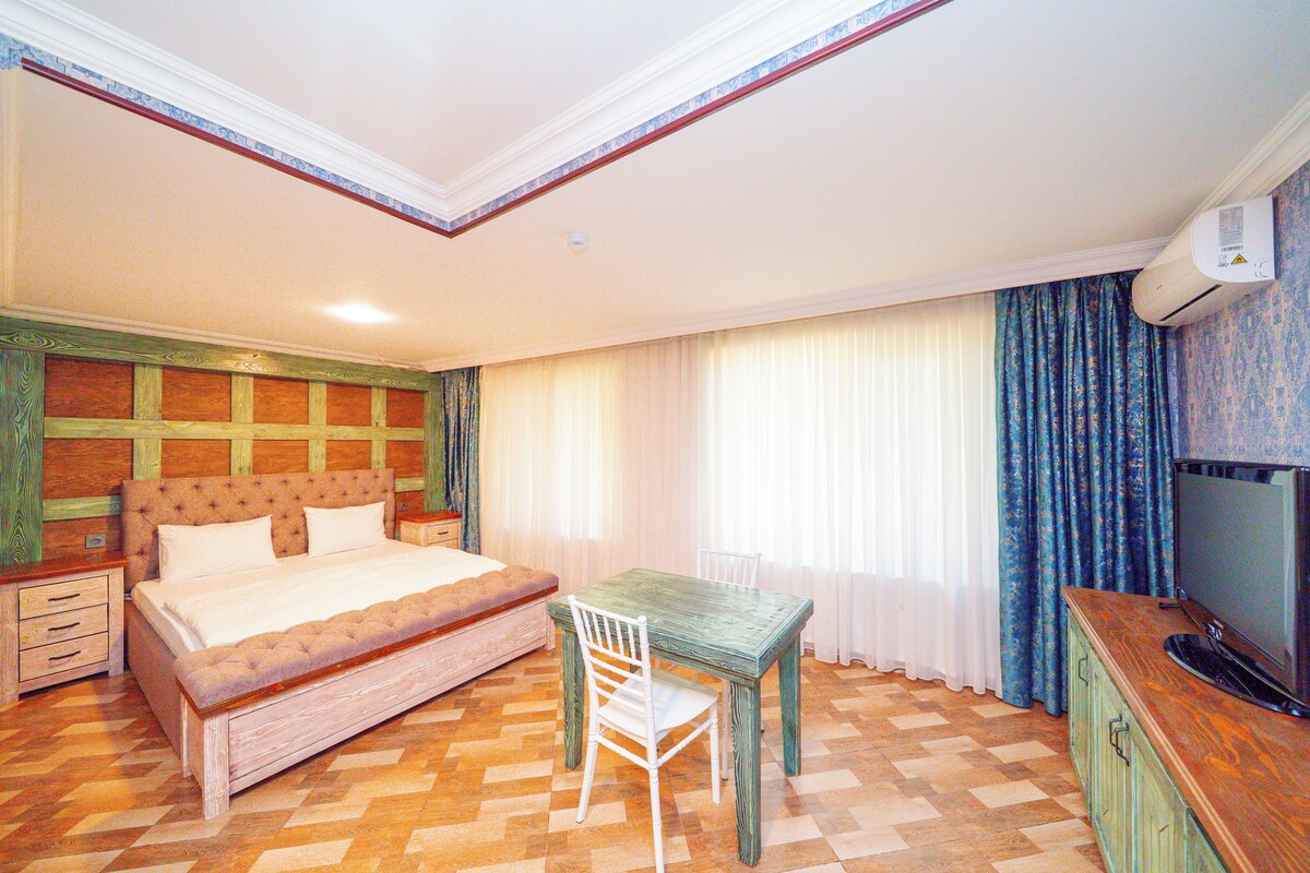 Deluxe Double Room, Balcony, Garden View | Premium bedding, minibar, WiFi (free), bed sheets