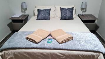 Standard Double Room, Patio, Courtyard View | WiFi (free)