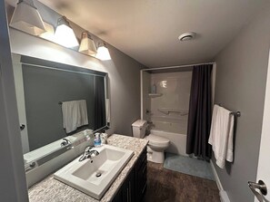 Soap, toilet paper - 6 Bedroom spacious house (Steinbach)