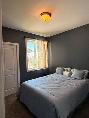 WiFi, bed sheets - 6 Bedroom spacious house (Steinbach)