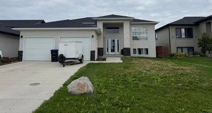 6 Bedroom spacious house