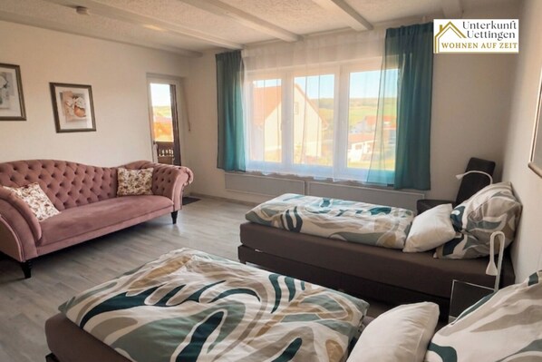 Living area - Vrbo Property (Uettingen)