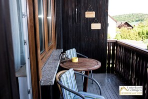 Outdoor dining - Vrbo Property (Uettingen)