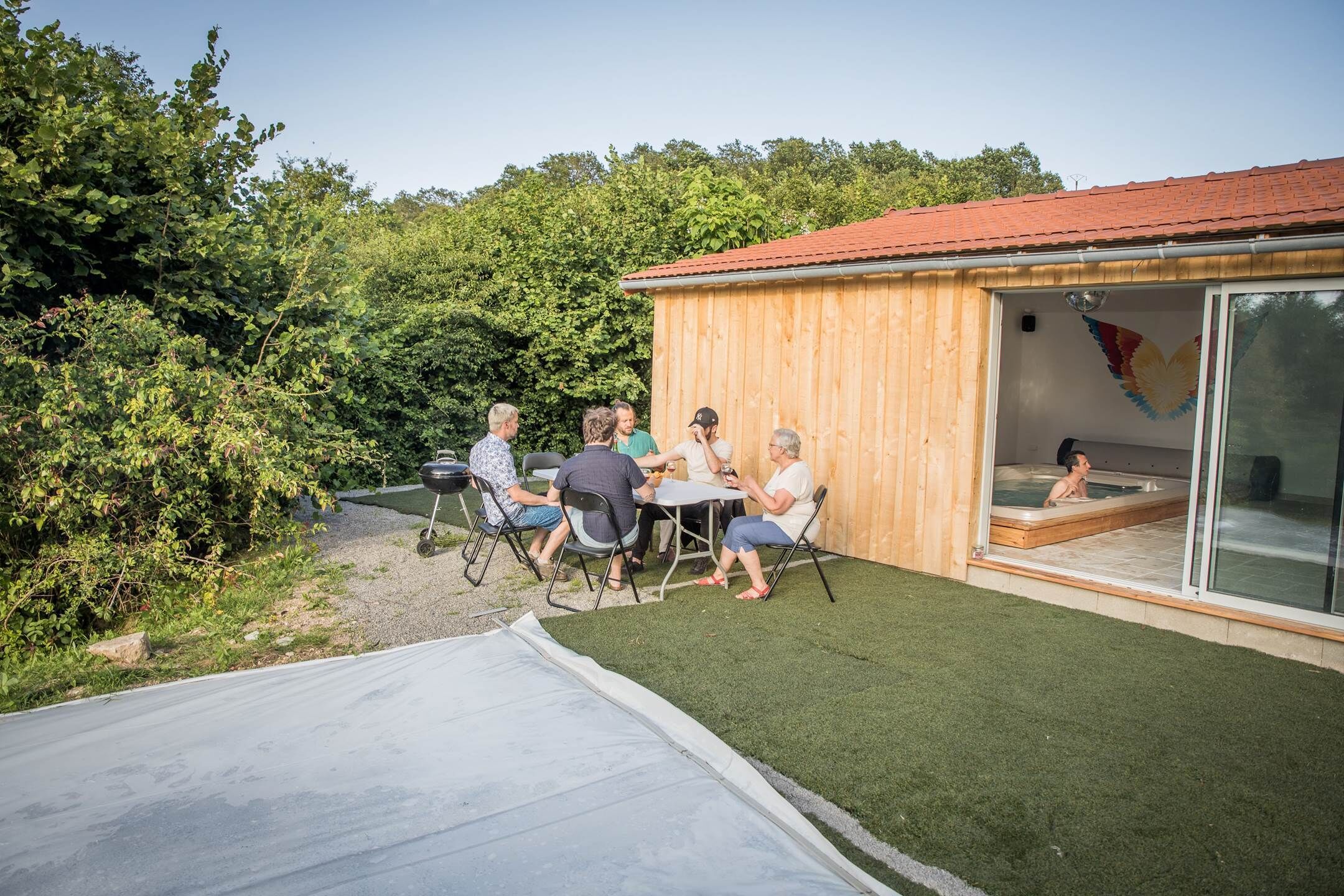 Bain à remous extérieur