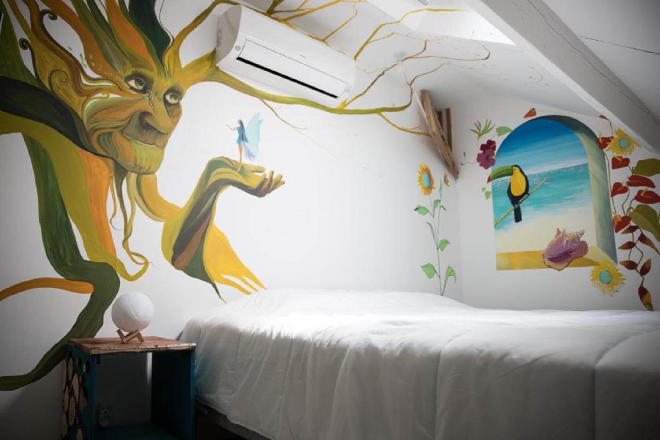 5 bedrooms, WiFi, bed sheets
