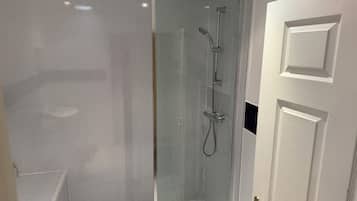 Towels, soap, shampoo, toilet paper
