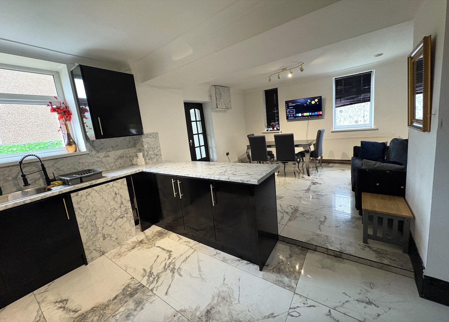 Private kitchen. Detached Cottage Sleeps 8
