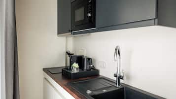 Deluxe-Apartment | Eigene Küche | Espressomaschine, Wasserkocher mit Kaffee-/Teezubehör, Kühlschrank