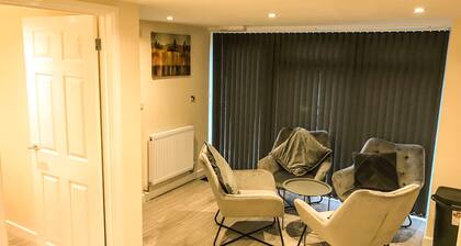 Apartment Sleeps 4 With Parking