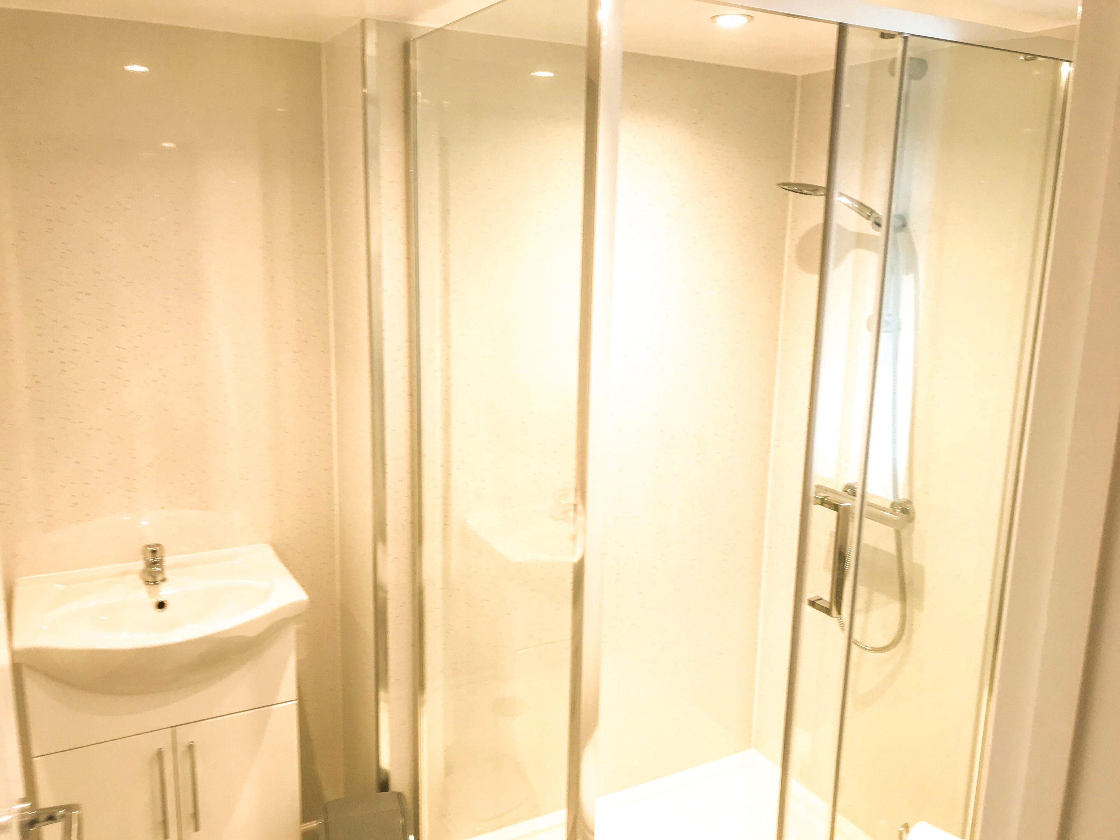 Shower, towels