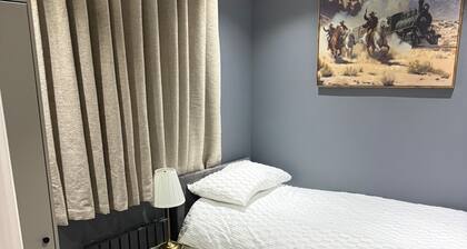 Aylesbury - Sleeps 6 - Parking - Central Location