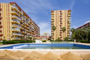 Pool - 141 - Totally Renovated 2-Bedroom Apartment, Shared pool & Garden (Benalmádena)