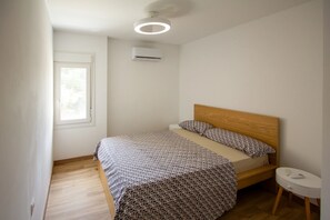 Room - 141 - Totally Renovated 2-Bedroom Apartment, Shared pool & Garden (Benalmádena)