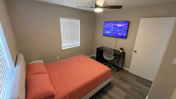 3 bedrooms, free WiFi, bed sheets, wheelchair access