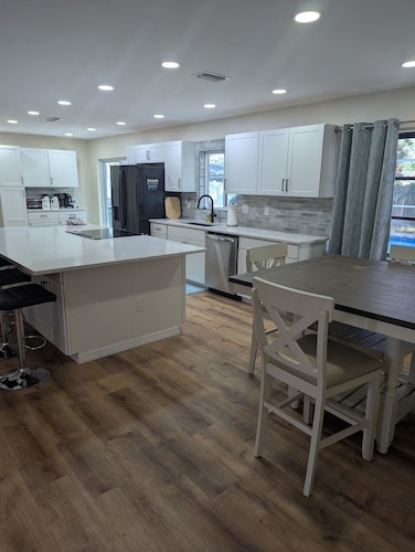 Sarasota Retreat w/ Private Pool & Movie Room