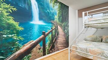 Iron/ironing board, WiFi, bed sheets