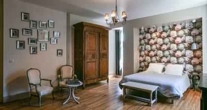 Chambre d’hôtes « Chambre De La Fontaine » avec terrasse et jardin partagés, Wi-Fi
