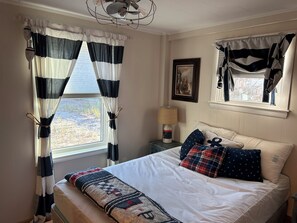 Room - Hampton Beach Island Section Escape steps from the beach and the boardwalk (Hampton)