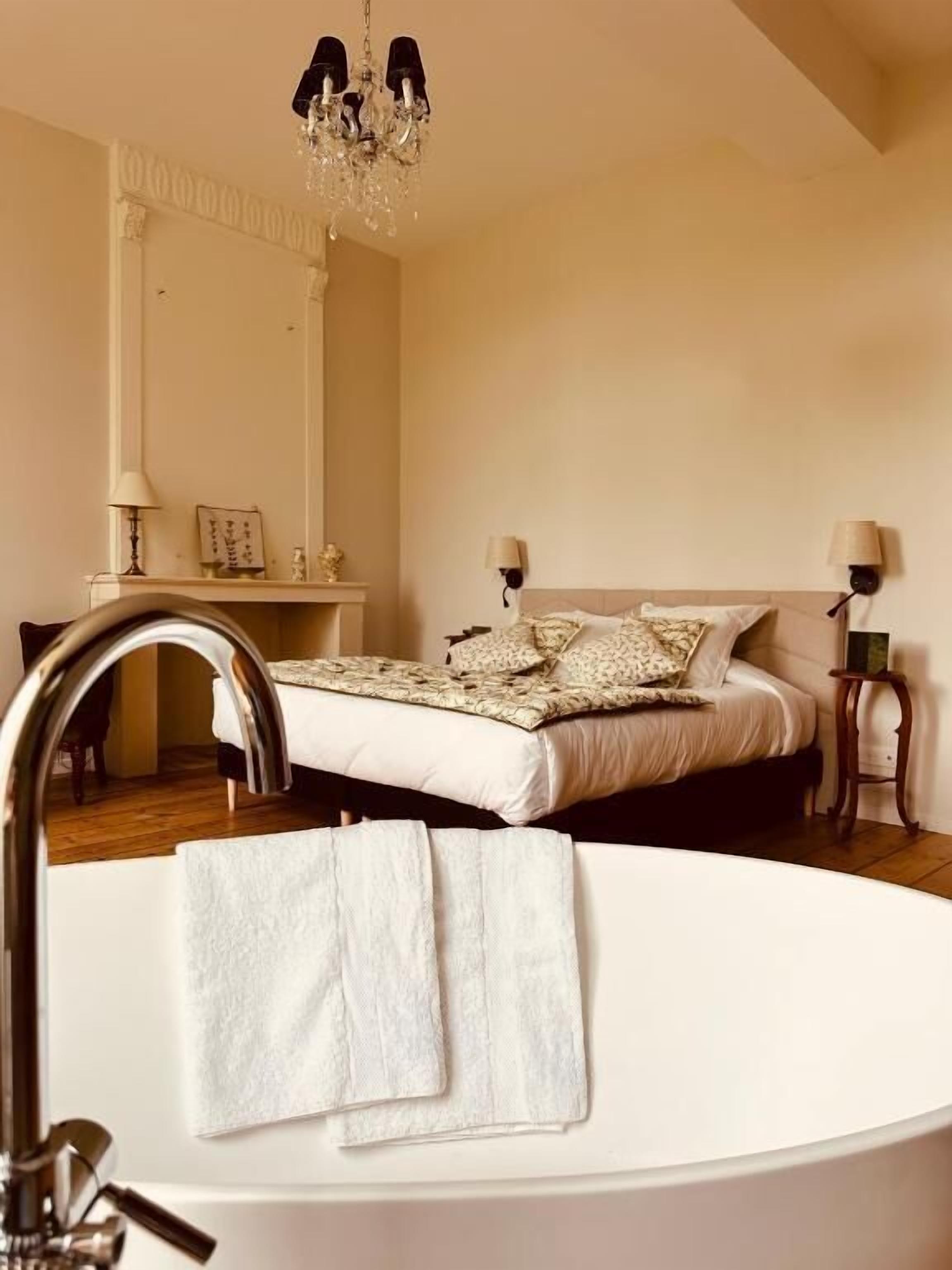 Habitación doble de lujo, vista al jardín | Cortinas blackout y wifi gratis 
