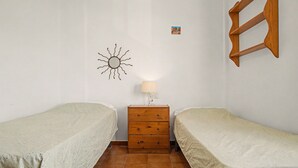 2 bedrooms, iron/ironing board, WiFi, bed sheets - Casa Mirador Information (Conil de la Frontera)