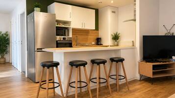Refrigerador, microondas, horno, lavavajillas