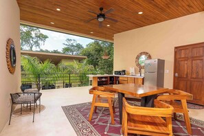 Outdoor dining - Walk to Beach, 4 BR/ 4BA Villa, Pool Garden Rancho (Playa Grande)