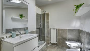 Apartment | Bilik Mandi