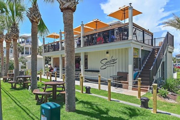 Apartment, 1 Queen-Bett und Schlafsofa (Caribbean Dunes 226) | Speisen im Freien
