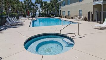 Condo, 1 cama Queen e sofá-cama (Caribbean Dunes 226) | Piscina | Piscina externa